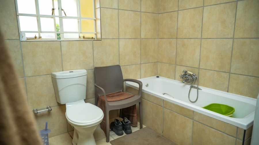 6 Bedroom Property for Sale in Flamwood North West